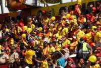 Hincha de 80 años tiene miedo de morir sin ver al Aucas campeón