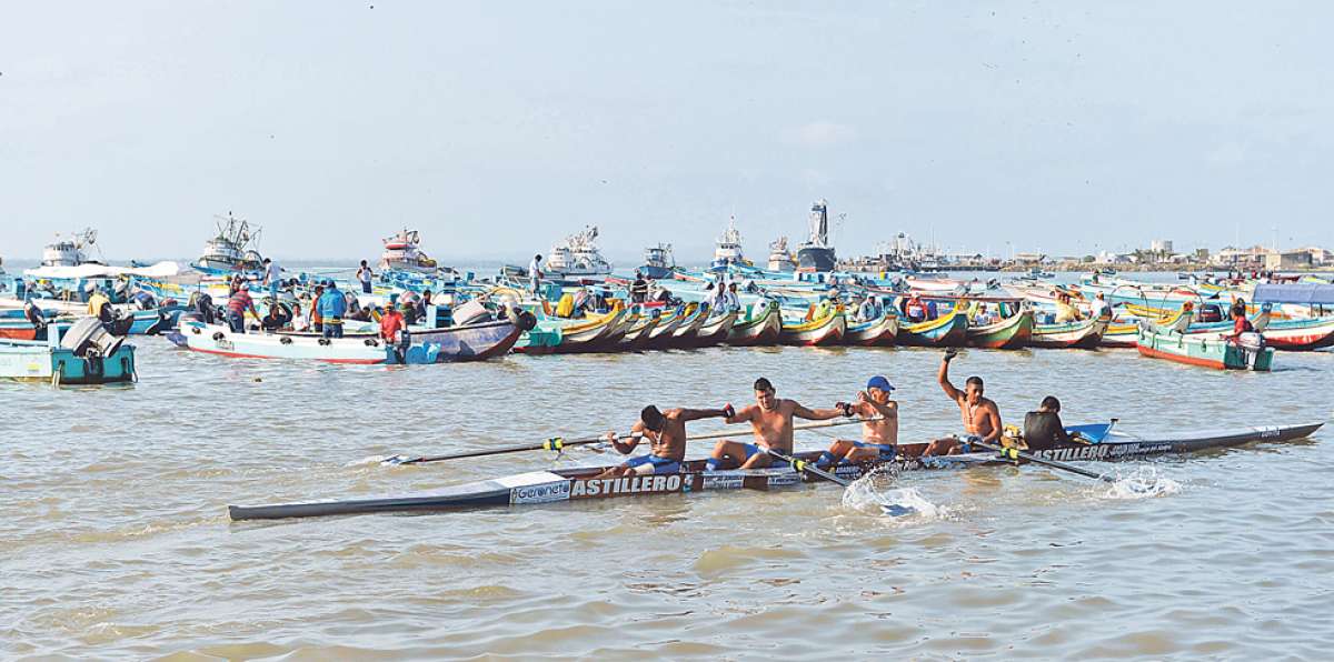 A las 00:00 de ayer, las embarcaciones partieron desde el Yacht Club en Guayaquil, en recorrido hasta Posorja. Foto: Archivo / El Tel&eacute;grafo