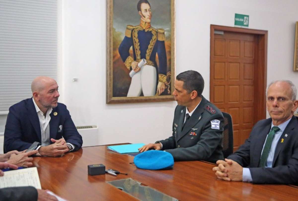 El ministro de Defensa y el embajador de Israel dialogaron sobre cooperación en defensa y seguridad estratégica.