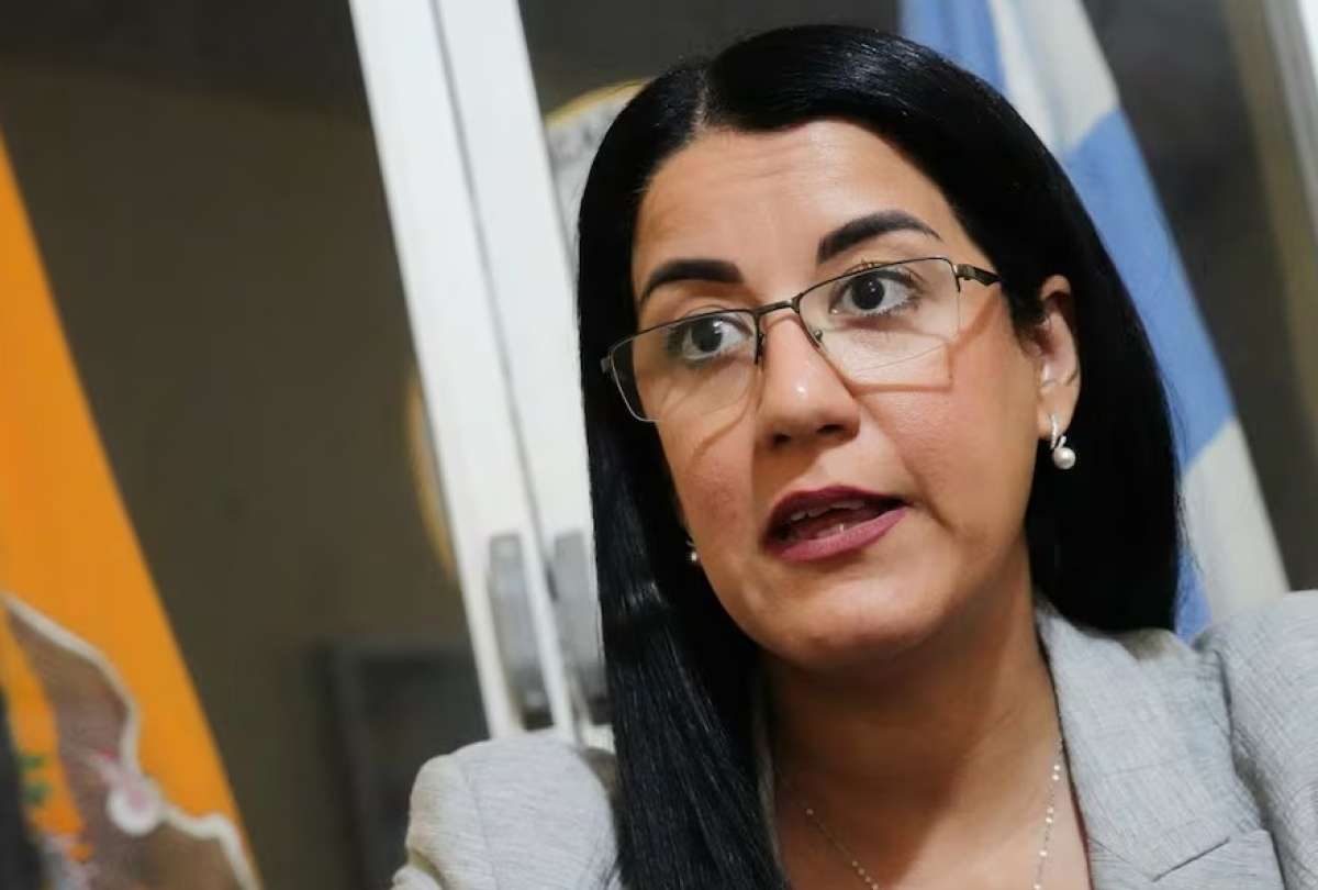 La ministra Cynthia Gellibert asegur&oacute; que el Ministerio no emiti&oacute; ni autoriz&oacute; los documentos que circularon en redes sociales y centros educativos.