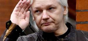"Ya no hay justificaci&oacute;n para mantener el asilo de Assange"