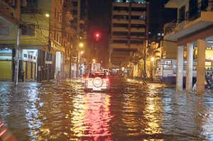 El centro de la Ciudad Puerto se inunda todos los a&ntilde;os con las lluvias del invierno. Foto: William Orellana.