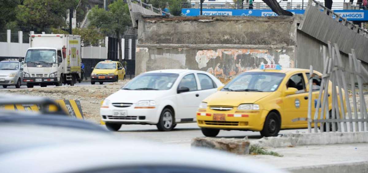 Hasta ayer no se observ&oacute; el inicio de trabajos ofrecidos por el alcalde Jaime Nebot para reemplazar el paso a desnivel frente a la Universidad Laica.