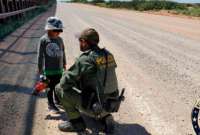 Niño encontrado en la frontera de Estados Unidos se encuentra