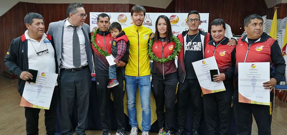 La Federaci&oacute;n Deportiva del Azuay entreg&oacute; diplomas de reconocimiento a los atletas de esa provincia que ganaron preseas en Lima 2019.