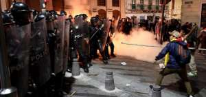 Los manifestantes se movilizaron el martes contra el Gobierno de Len&iacute;n Moreno y en favor del fundador de WikiLeaks, Julian Assange, entre otros motivos.