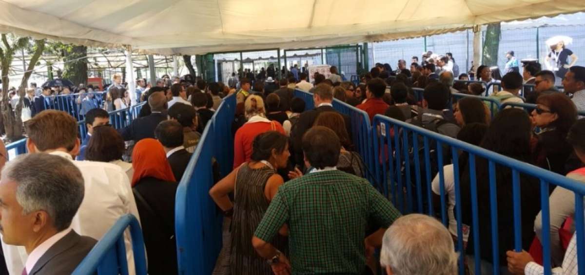 La ONU pide disculpas por las largas colas para ingresar al H&aacute;bitat III
