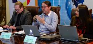  Ren&eacute; Ram&iacute;rez, titular de la Senescyt, durante la rueda de prensa. 