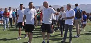 "La educaci&oacute;n es fundamental en nuestras sociedades", a&ntilde;adi&oacute; Infantino, "y debemos volver a los valores y habilidades para la vida que el f&uacute;tbol puede ense&ntilde;ar".