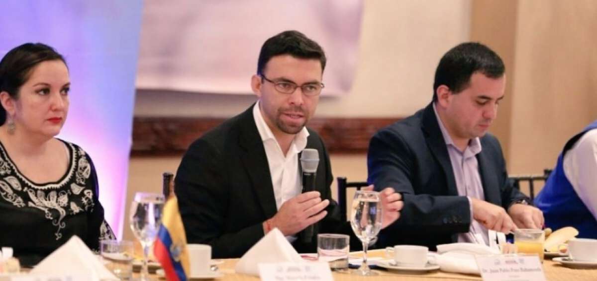 El titular del CNE, Juan Pablo Pozo, mantuvo un taller con los Consejos Editoriales de los medios de comunicaci&oacute;n del pa&iacute;s. 