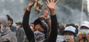 Las mujeres han sido tambi&eacute;n protagonistas en las manifestaciones que se realizaron en Ecuador y de igual forma, en las que se vienen sucediendo en Chile.