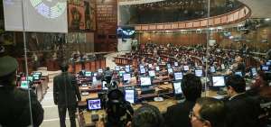 Asamblea a&uacute;n no tramita cambios a la Constituci&oacute;n