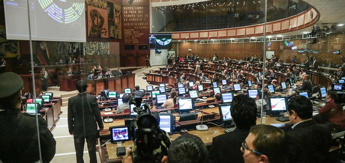 Asamblea a&uacute;n no tramita cambios a la Constituci&oacute;n