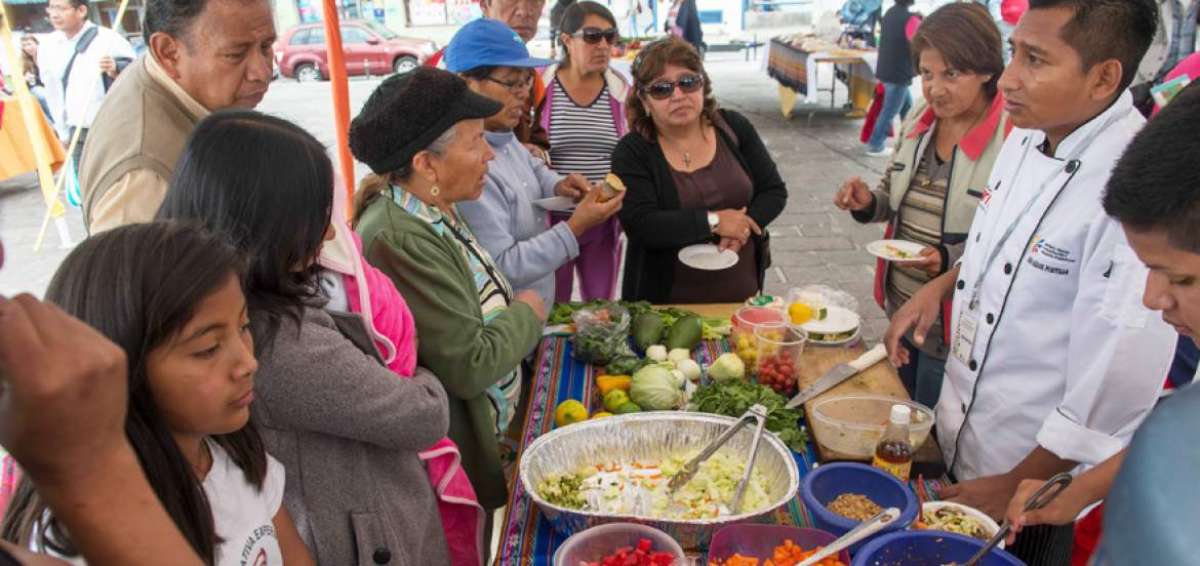 Emprendedores, artesanos y empresarios de Manab&iacute; y Santo Domingo de los Ts&aacute;chilas est&aacute;n convocados a la primera Mesa de Atenci&oacute;n. 