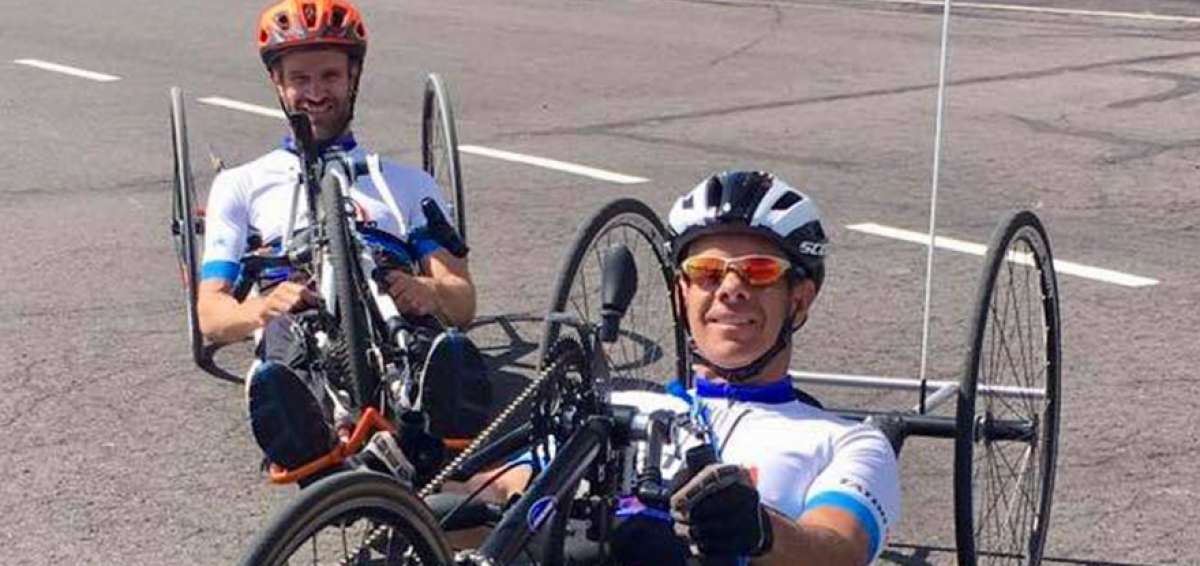 Patricio Holgu&iacute;n (adelante) y Sebasti&aacute;n Carrasco se entrenaron en el Parque Bicentenario antes de desplazarse a Estados Unidos.