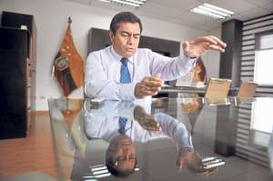 Enrique Pozo Cabrera, doctor en Jurisprudencia y Abogado de los Tribunales de Justicia. Cargo actual: Rector de la Universidad Cat&oacute;lica de Cuenca. Foto: Jos&eacute; Luis LLivisaca | El Tel&eacute;grafo