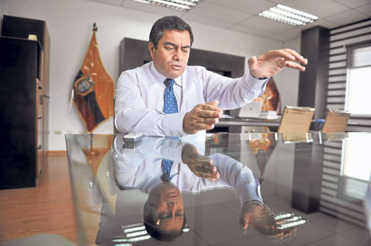 Enrique Pozo Cabrera, doctor en Jurisprudencia y Abogado de los Tribunales de Justicia. Cargo actual: Rector de la Universidad Cat&oacute;lica de Cuenca. Foto: Jos&eacute; Luis LLivisaca | El Tel&eacute;grafo