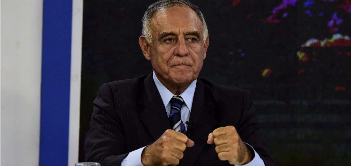 Paco Moncayo ofrece plan de vivienda en conjunto con las alcald&iacute;as