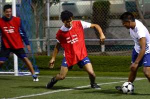El juego en equipo, la solidaridad y el compa&ntilde;erismo son valores que aparecen de manera natural en el f&uacute;tbol y se aplican a las circunstancias cotidianas. Fotos: Fernando Sandoval |  El Tel&eacute;grafo