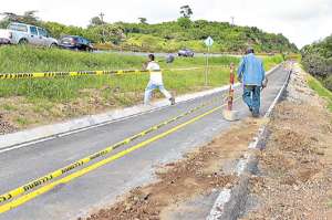 Las autoridades anuncian que los invasores de carriles deber&aacute;n pagar da&ntilde;os en ciclov&iacute;a. Foto: Jos&eacute; Mor&aacute;n | El Tel&eacute;grafo