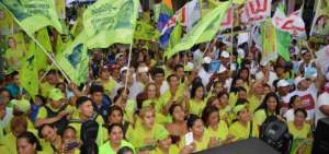 Asamble&iacute;stas por Guayas brindaron mitin a las afueras de la Direcci&oacute;n Provincial