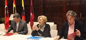 El embajador Calahorrano subray&oacute; que el convenio obedece al objetivo de la misi&oacute;n diplom&aacute;tica de atender las necesidades de sus conciudadanos.