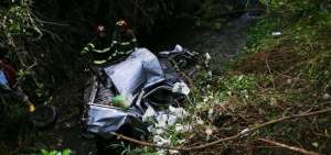 Cuatro muertos tras caer veh&iacute;culo a una quebrada en la v&iacute;a a El Quinche