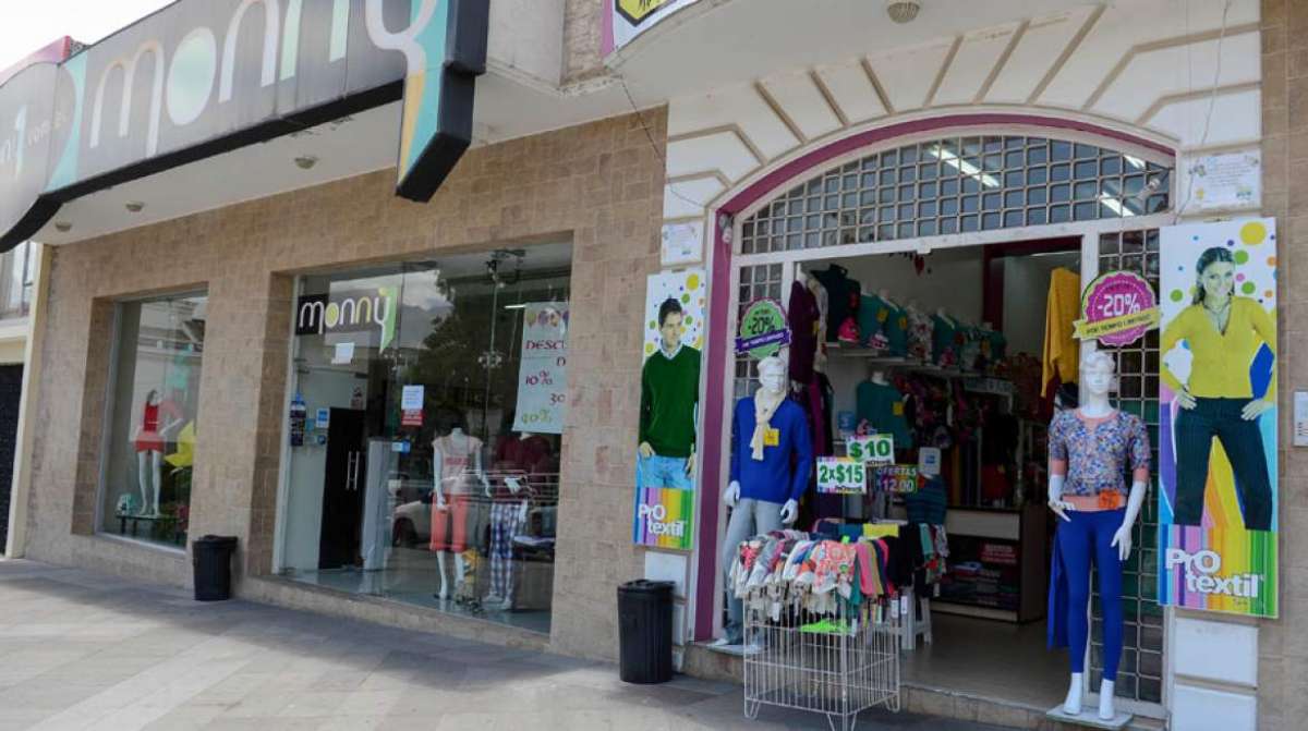 &ldquo;Los comerciantes no est&aacute;n agrupados en un gremio que los represente, porque hace unos meses se desintegr&oacute; la C&aacute;mara de Comercio. Hubo algunos problemas de car&aacute;cter pol&iacute;tico al interior de esta organizaci&oacute;n&rdquo;.