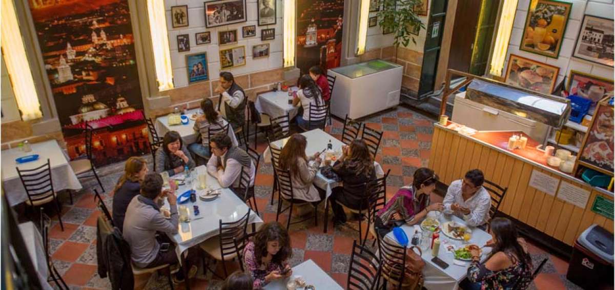 El ajetreo es incesante todos los d&iacute;as en la Cafeter&iacute;a Modelo, ubicada en la esquina de Sucre y Garc&iacute;a Moreno.