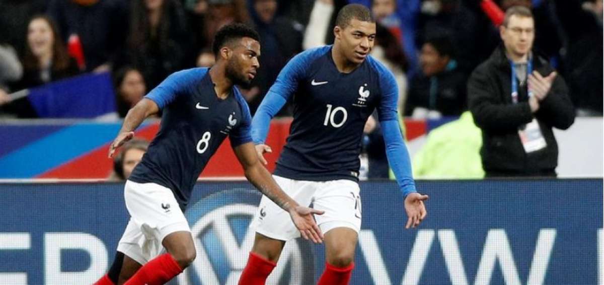 Mbapp&eacute; y Pogb&aacute; marcaron el camino de Francia ante Rusia