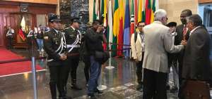 El pleno de la Asamblea Nacional estaba convocado para  las 17:00, pero minutos antes de esa hora el ingreso al sal&oacute;n plenario no fue permitido.