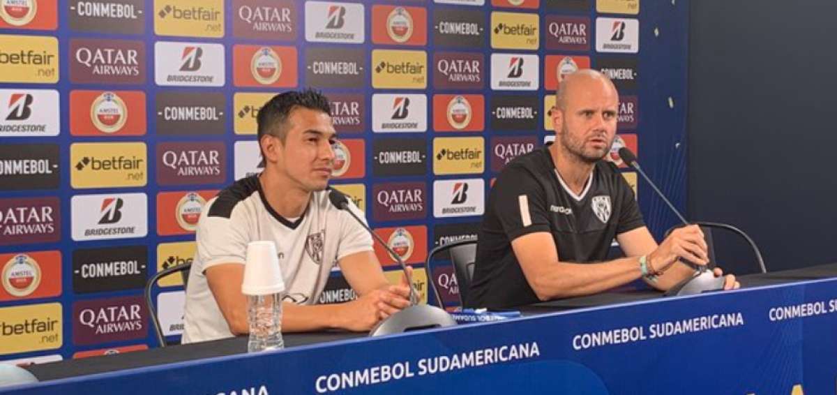 El estratega de IDV (I) indic&oacute; que ser&aacute; un partido cerrado, en donde cualquier desconcentraci&oacute;n podr&iacute;a pasar factura a cualquiera de los dos equipos.