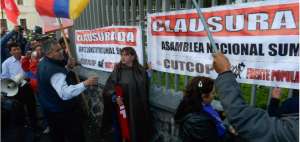 Grupos sindicales realizaron clausura simb&oacute;lica de la Asamblea y la CC