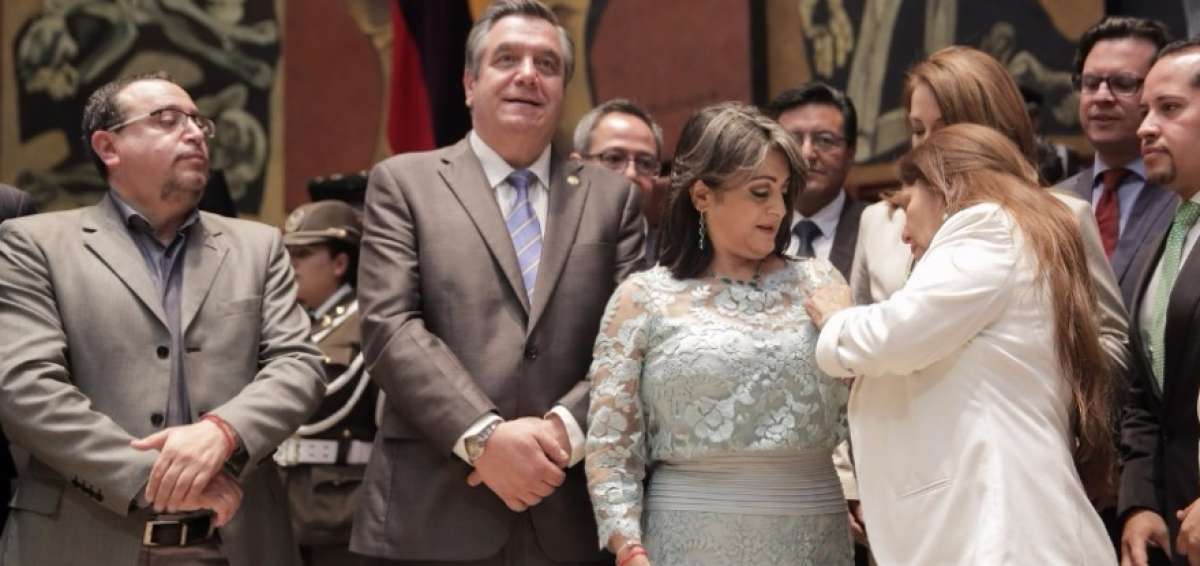 La artista durante la condecoraci&oacute;n que se efectu&oacute; en la Asamblea.