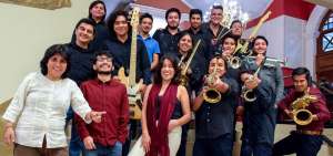 The Pocket Band es una banda conformada por 17 m&uacute;sicos, dirigida por Darcila Aguirre. Ellos fusionan jazz, funk, blues, bossa nova, boleros y m&aacute;s.