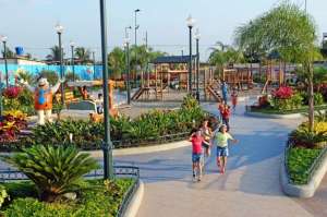 El parque Los Picapiedras es visitado por las familias no solo de Machala sino de otras ciudades, como Cuenca, Loja, Zamora, etc. Las personas llegan al lugar para descansar. Foto: Fabricio Cruz / El Tel&eacute;grafo