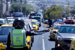 Conductores deben estar atentos al calendario semanal del Pico y Placa para evitar multas.