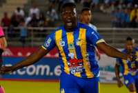 John Jairo Cifuente celebra su gol, de penal, ante Guayaquil City
