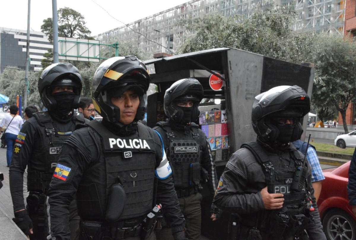 Dos personas fueron aprehendidas al presentar turnos falsos, aparentemente gestionados por un tramitador.