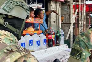 En varios operativos realizados en Guayaquil, la Policía Nacional y la Comisaría emitieron 16 citaciones a locales sin permisos de funcionamiento.