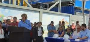 La alcaldesa de Guayaquil, Cynthia Viteri, hizo la entrega de la planta. 