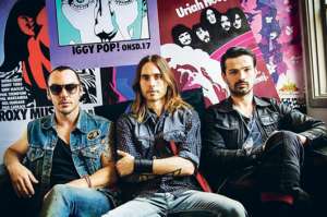 Shannon Leto (i), su hermano Jared y Tomo Milisevic integran 30 Seconds to Mars. Ellos tocan la bater&iacute;a, el bajo y la guitarra, respectivamente. Foto: Archivo.