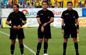 Daniel Salazar (c), pitar&aacute; la final entre Liga y Emelec. Foto tomada de @FEFecuador 