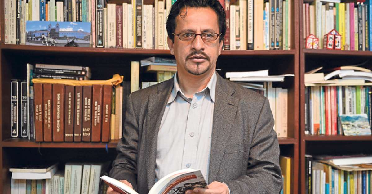 Manuel Espinosa Apolo. Historiador, soci&oacute;logo