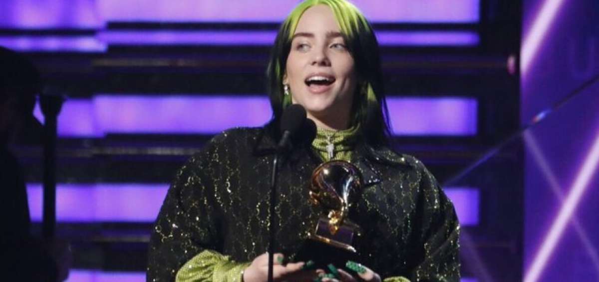 Billie Eilish triunf&oacute; en los Premios Grammy