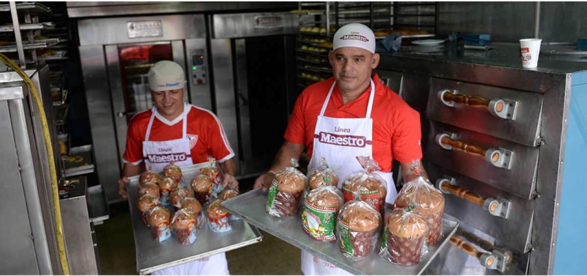 El pan de pascua es un producto tradicional en la cena navide&ntilde;a. Las panader&iacute;as de barrio ya lo venden.