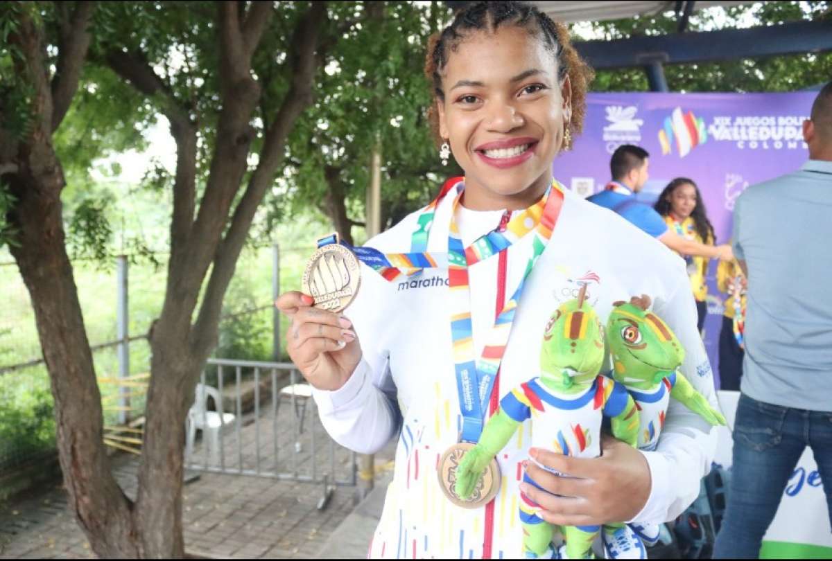 Angie Palacios obtuvo medalla en los Juegos Bolivarianos 2022 con récord incluido