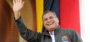 Expresidente Correa sali&oacute; del hospital tras cuatro d&iacute;as de tratamiento