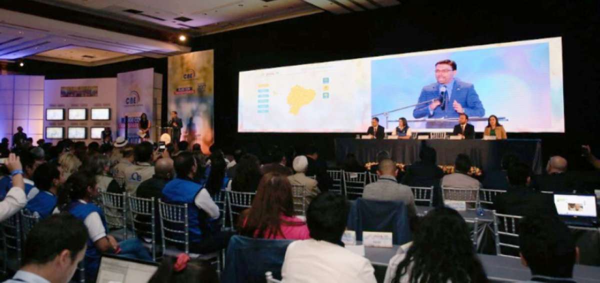 Escrutinio del CNE da como ganador al binomio Moreno-Glas