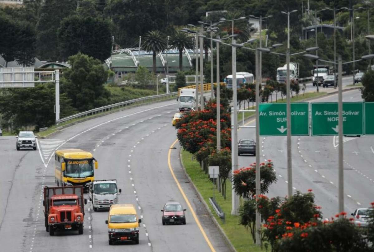 Agentes municipales realizan controles al transporte pesado en dos v&iacute;as de alta siniestralidad.